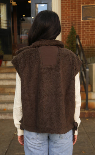 layer it on sherpa vest - chocolate
