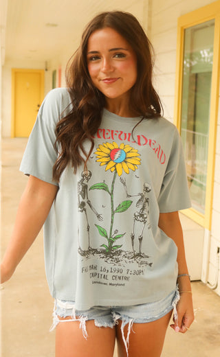 daydreamer: grateful dead daisy merch tee