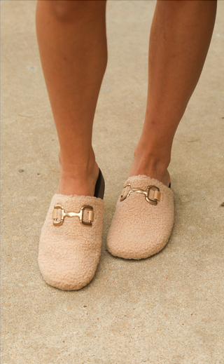 back to friends sherpa slides - beige