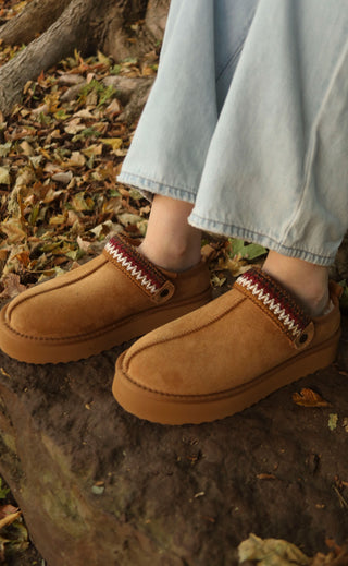 matisse: storm slide - chestnut