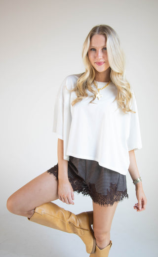 daydreamer: solid cropped os tee - vintage white