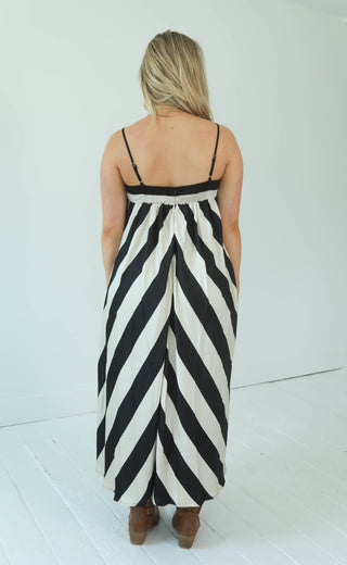chic streak maxi dress