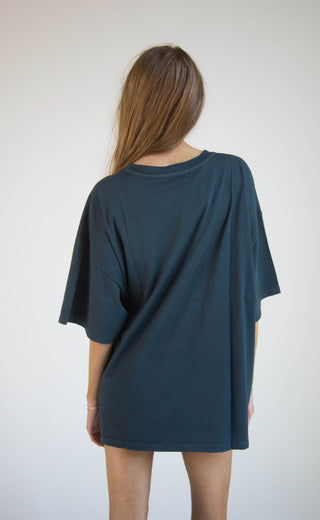daydreamer: solid os tee - vintage black