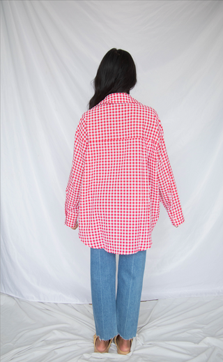 going gingham button down - red