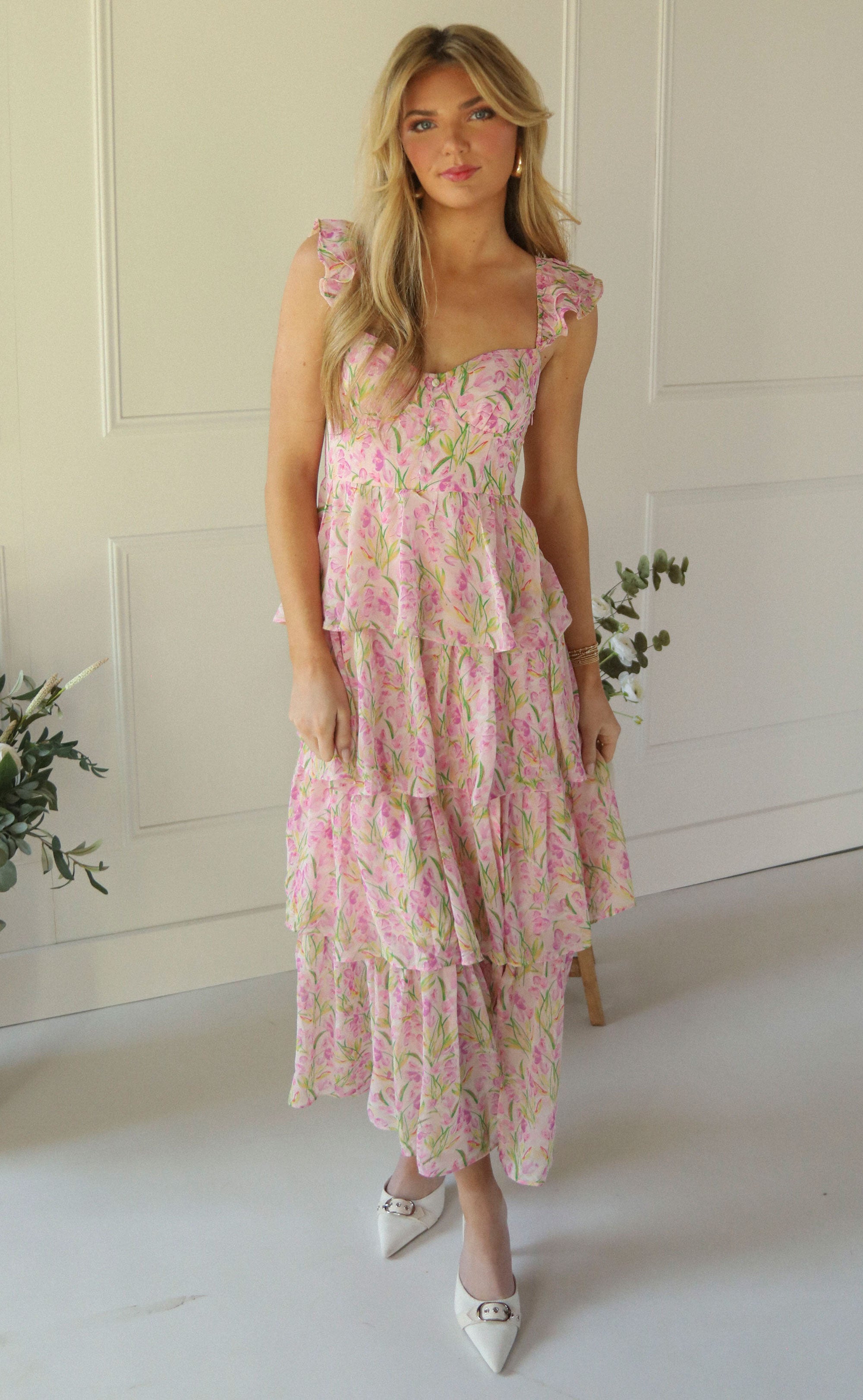 astr: midsummer dress pink floral – Riffraff - Main Image