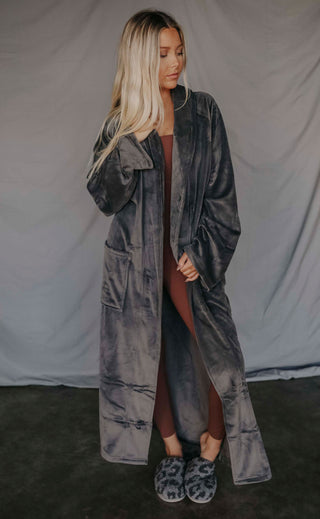 barefoot dreams: luxechic robe - carbon